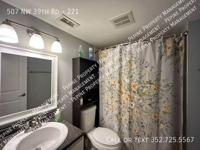 Building Photo - 507 NW 39th Rd