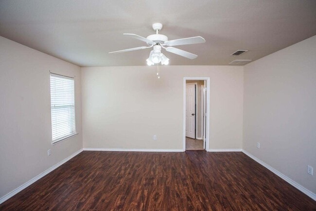 Building Photo - 3606 Pontiac Ave