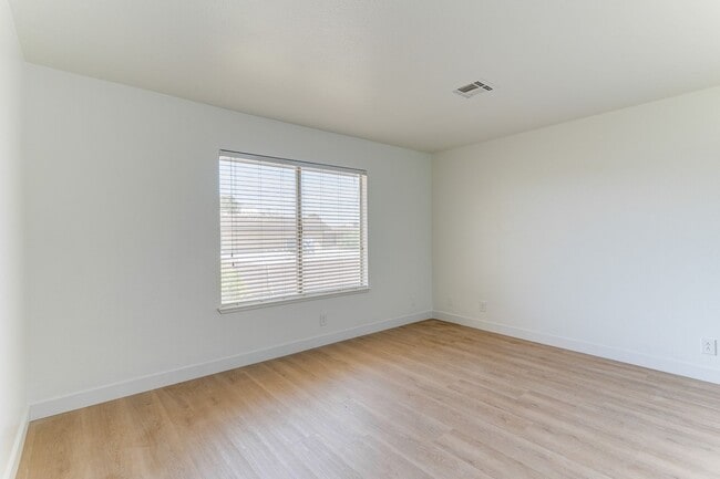 Building Photo - SPACIOUS 3BEDROOM TOWNHOUSE IN 89103 * COMING SOON *