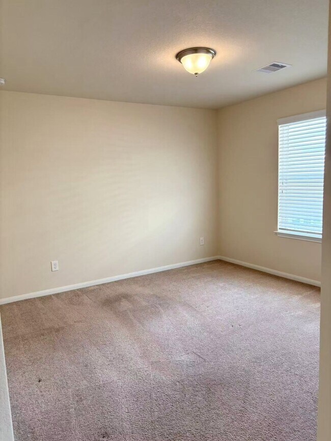 Building Photo - 14246 Dos Palos Dr