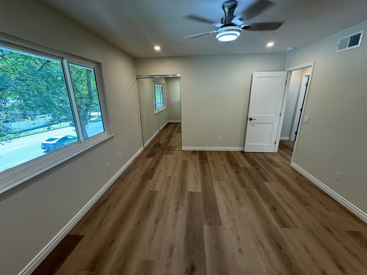 Building Photo - 28835 Conejo View Dr