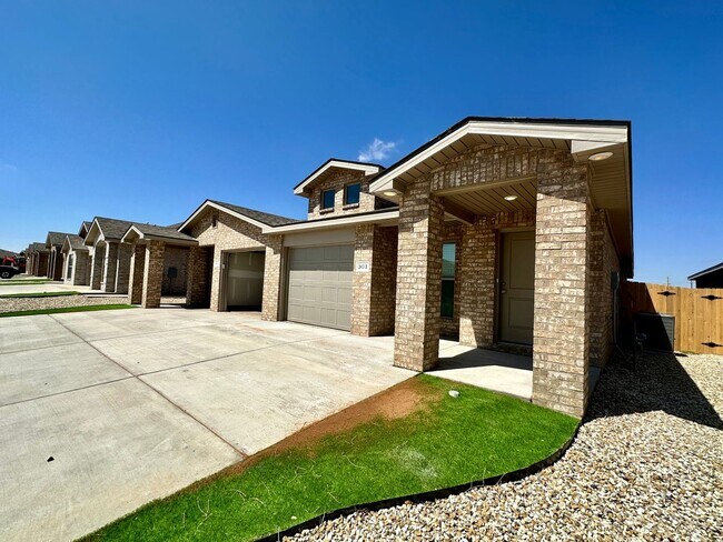 Building Photo - Indulge in Luxury: Upscale 3-Bedroom Duplex for Rent in Coveted Harvest Neighborhood