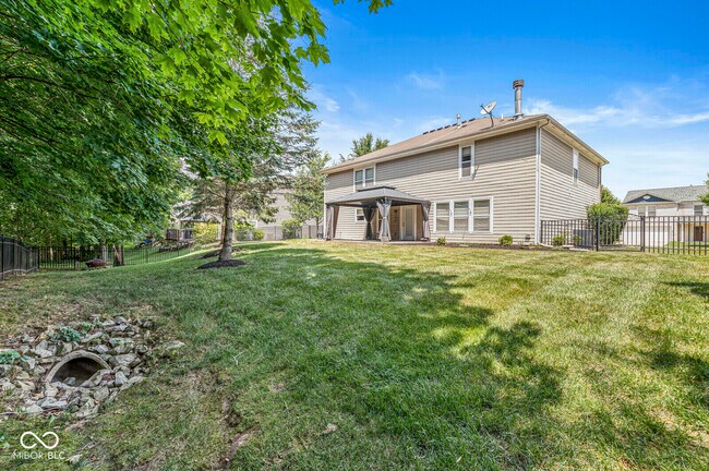 Building Photo - 5641 Buck Dr