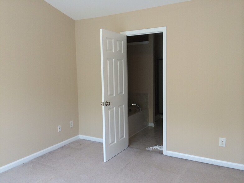 Building Photo - 1384 bellsmith dr