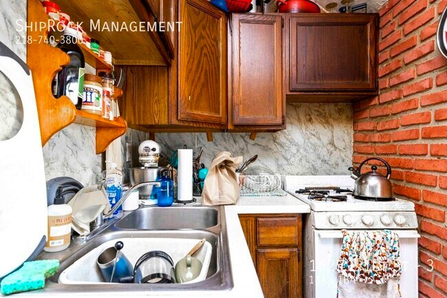 Building Photo - 1625 E 1st St