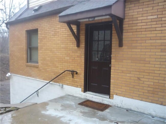 Building Photo - 4465 Mt Troy Rd Ext