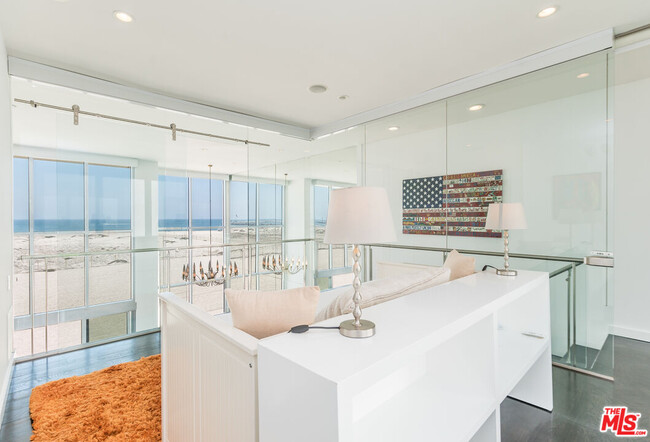 Building Photo - 5205 Ocean Front Walk