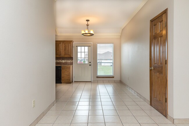 Building Photo - 12422/12424 CR 499