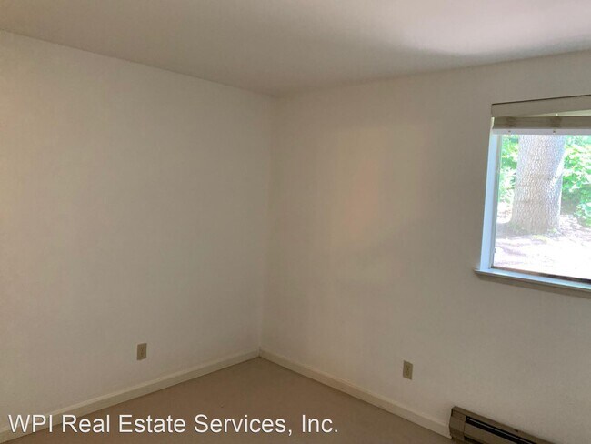 Building Photo - 2 br, 1 bath House - 4106 Factoria Blvd SE...