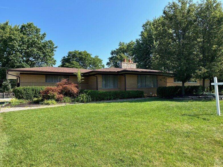 Exterior - 2558 Avonhurst Dr
