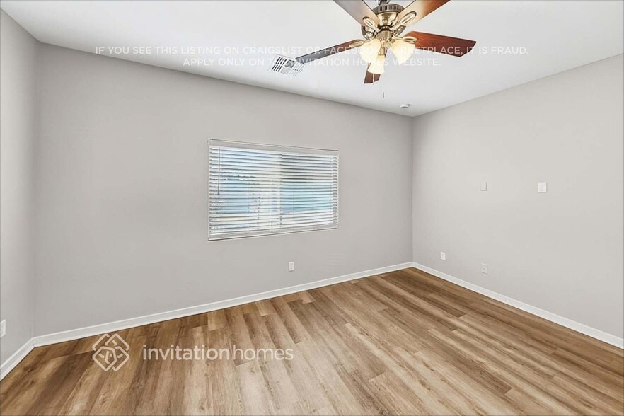 Building Photo - 5541 E Santa Clara Dr