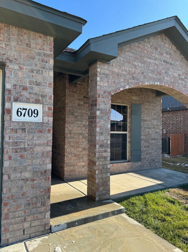 Building Photo - New Construction 3/2/2 in Glendale!!!! AHS...