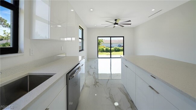 Building Photo - 123 Ichabod Ave