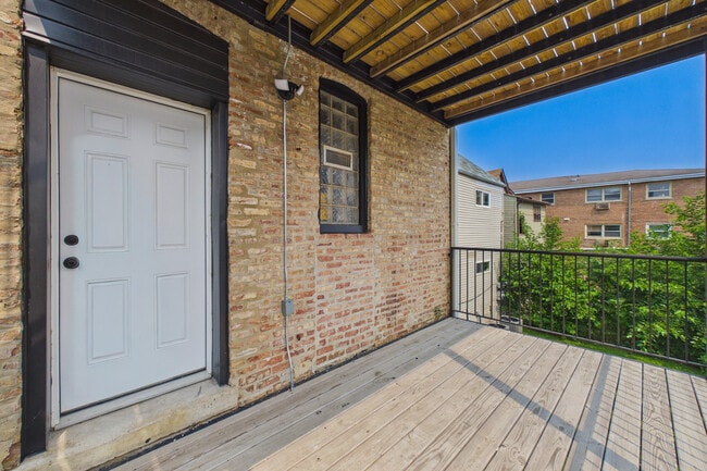 Building Photo - 7919 S Ellis Ave