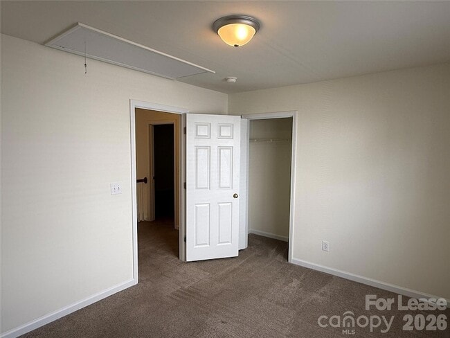 Building Photo - 10411 Hellebore Rd