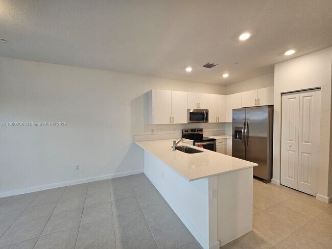 Building Photo - 257 SW 159th Way