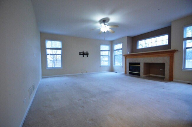 Building Photo - 8095 Boulder Ct