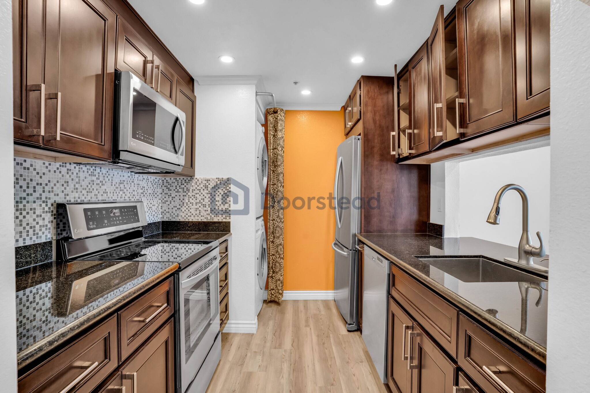 Building Photo - 2709 Oak Road Unit E