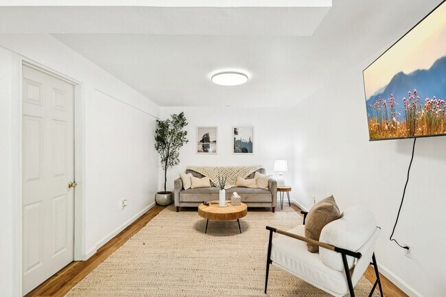 Building Photo - 14341 WA-530