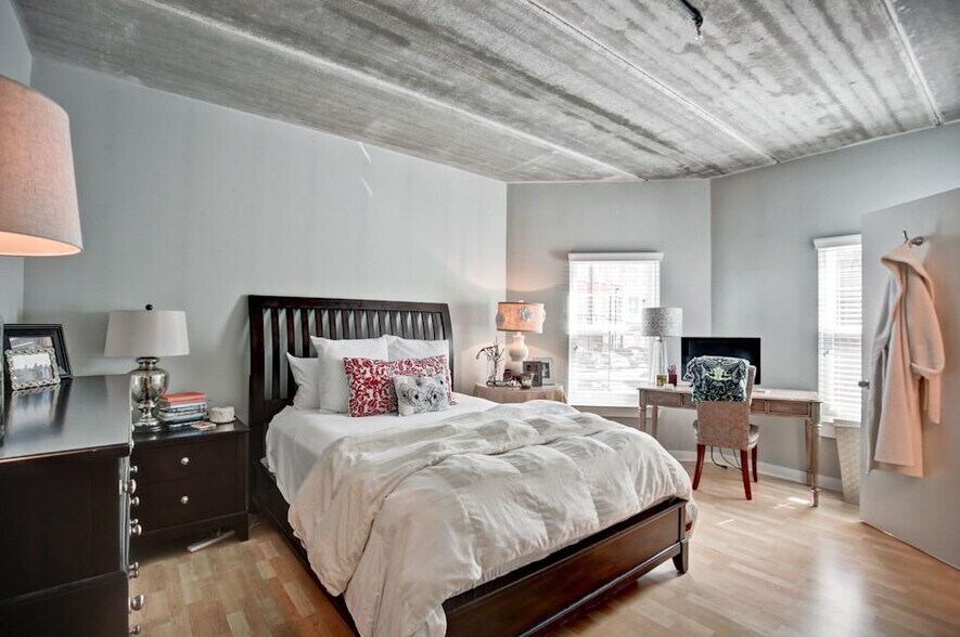 Primary Bedroom - 800 Peachtree St NE