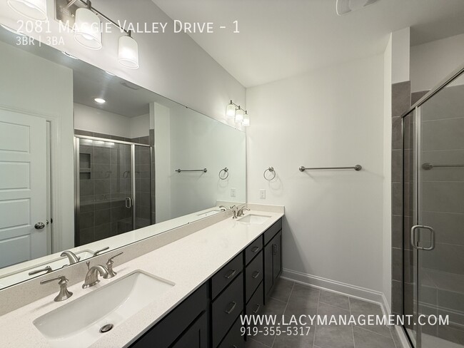 Building Photo - 2081 Maggie Vly Dr