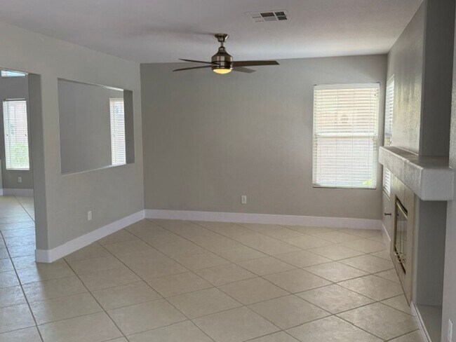 Building Photo - STUNNING & GORGEOUS 4 BED/2.5 BATH POOL HOME IN ELDORADO! *** ONLY $2,599 ***
