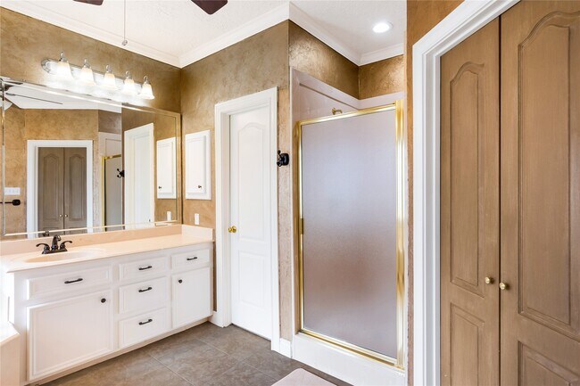 Building Photo - 60 Fairfield Dr