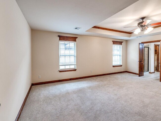 Building Photo - 2121 Mill Creek Way
