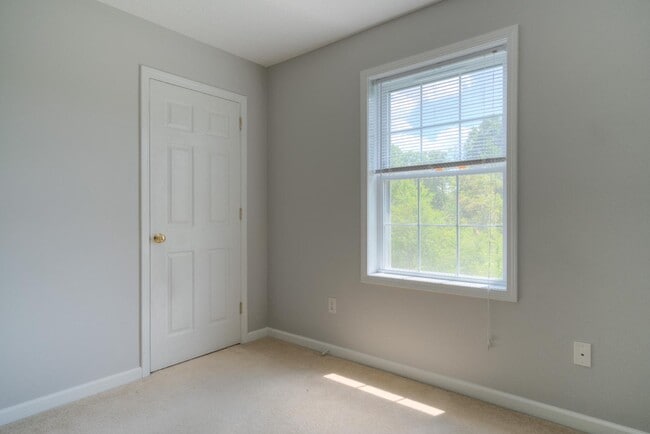 Building Photo - 3324-3342 Yellow Sulphur Road