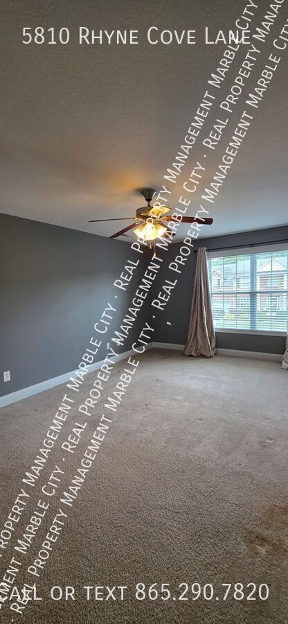 Building Photo - 5810 Rhyne Cove Ln