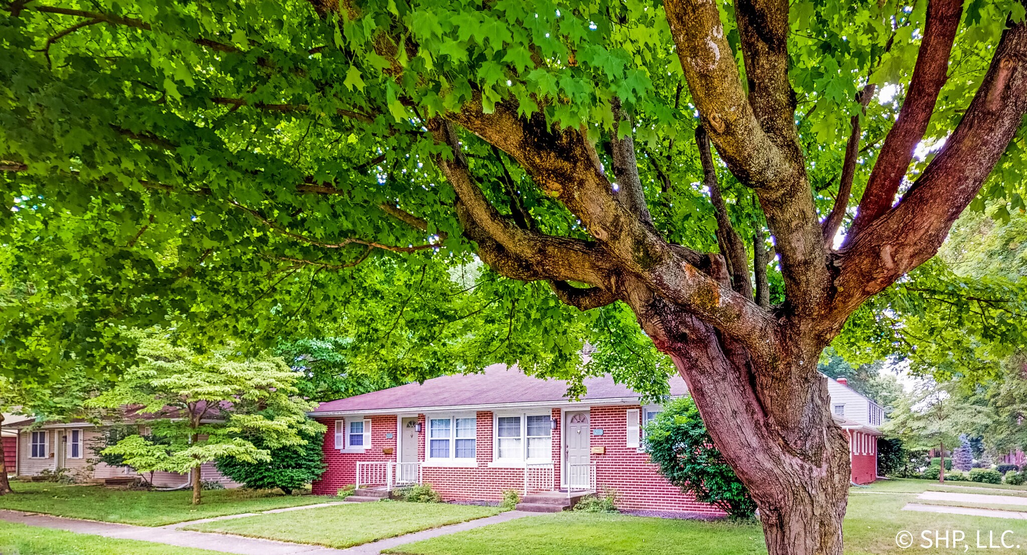 Building Photo - 1210 W Ash St