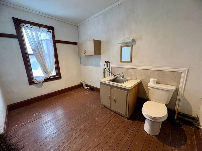 Building Photo - 3 Bedroom 1.5 Bathroom in Elizabethtown!