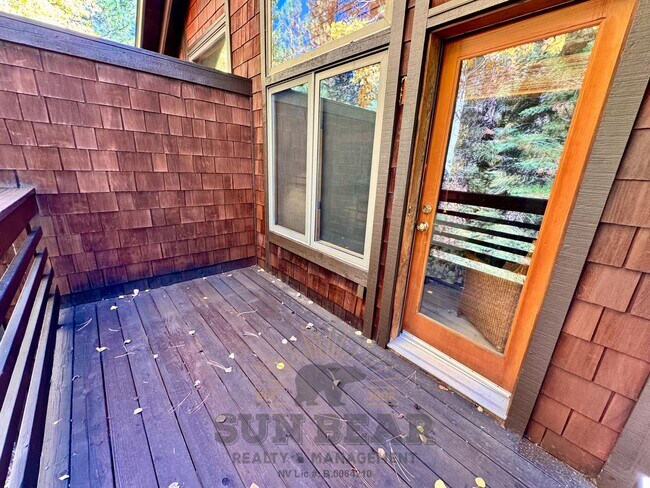 Building Photo - 2 Bedroom, 2 Bath in Third Creek with Hot Tub - Perfect Winter Getaway