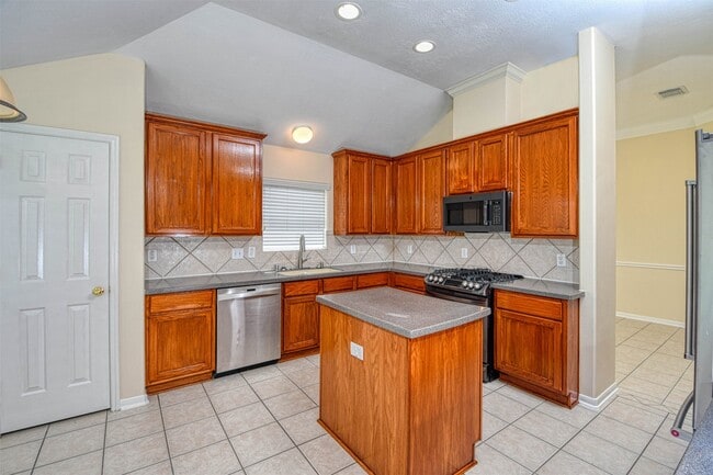 Building Photo - 20834 Normandy Forest Dr