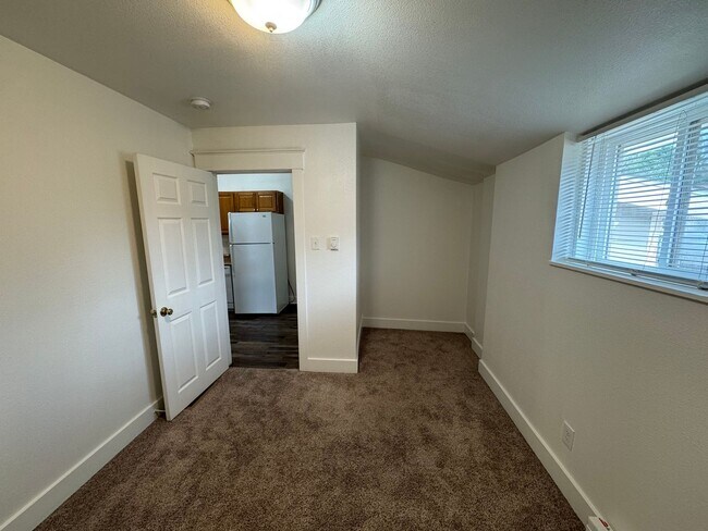 Building Photo - LEASING! Available June 30th