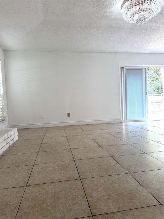 Building Photo - 6914 La Violetta Dr