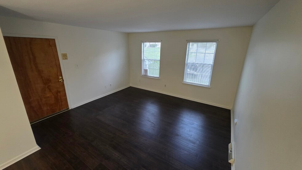 Living room facing courtyard - 44 S Lansdowne Ave