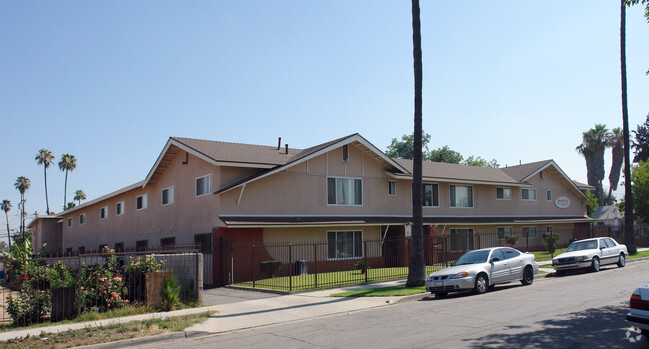 Sandaras Apartments - Sandra's Apartments