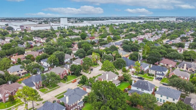 Building Photo - 6219 Summerville Ln