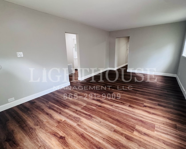 Building Photo - 627 Avenue A