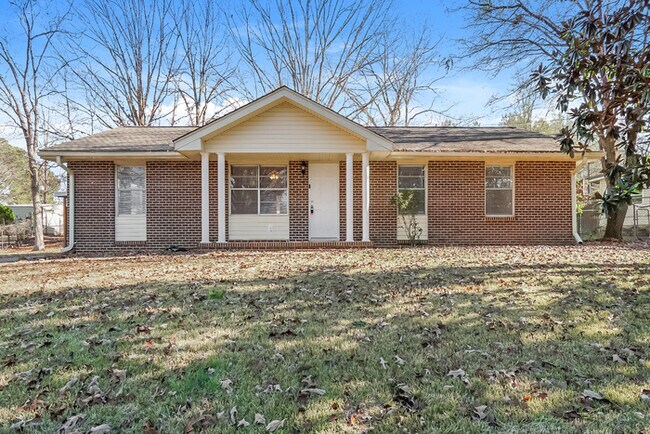 Primary Photo - 77 Oakwood St