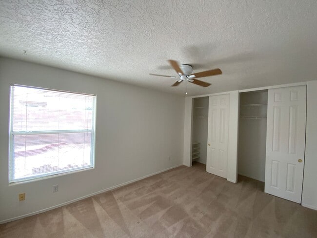 Building Photo - 3 Bedroom Single Story Home Available Near...