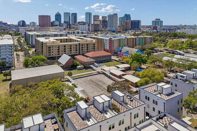 Building Photo - New Construction Townhome For Lease downtown Tampa, Ybor City, Gas Worx