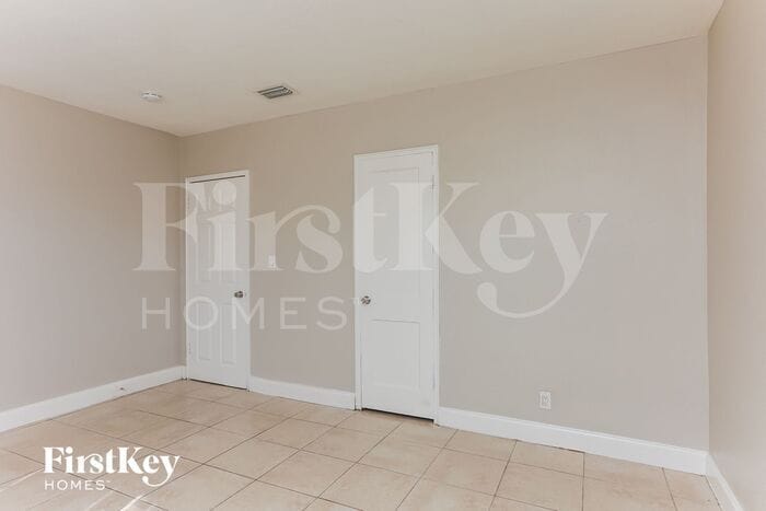 Building Photo - 2621 Fletcher Ct
