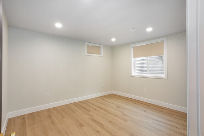 Building Photo - 7368 S Lafayette Cir W