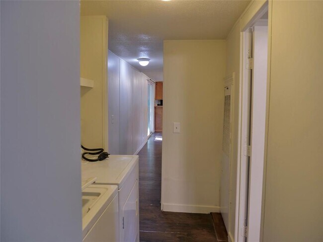 Building Photo - 1504 Citation Cir