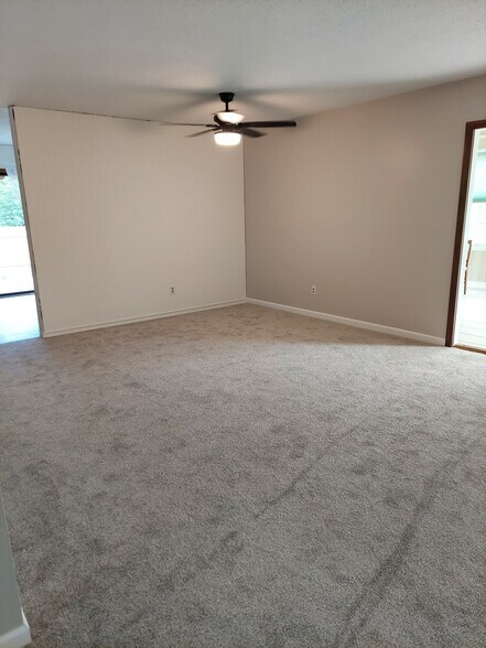 Building Photo - 1335 Windamere Rd