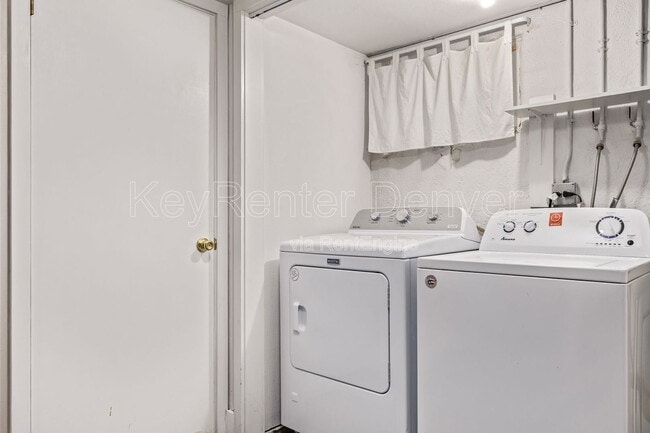 Building Photo - 4654 N Bryant St