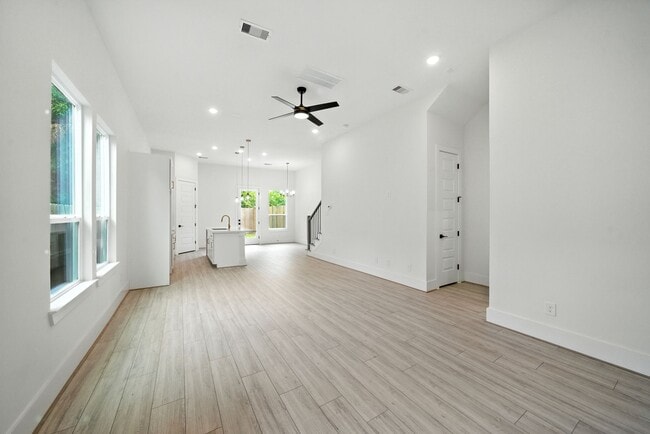 Building Photo - 7131 Eastwood St