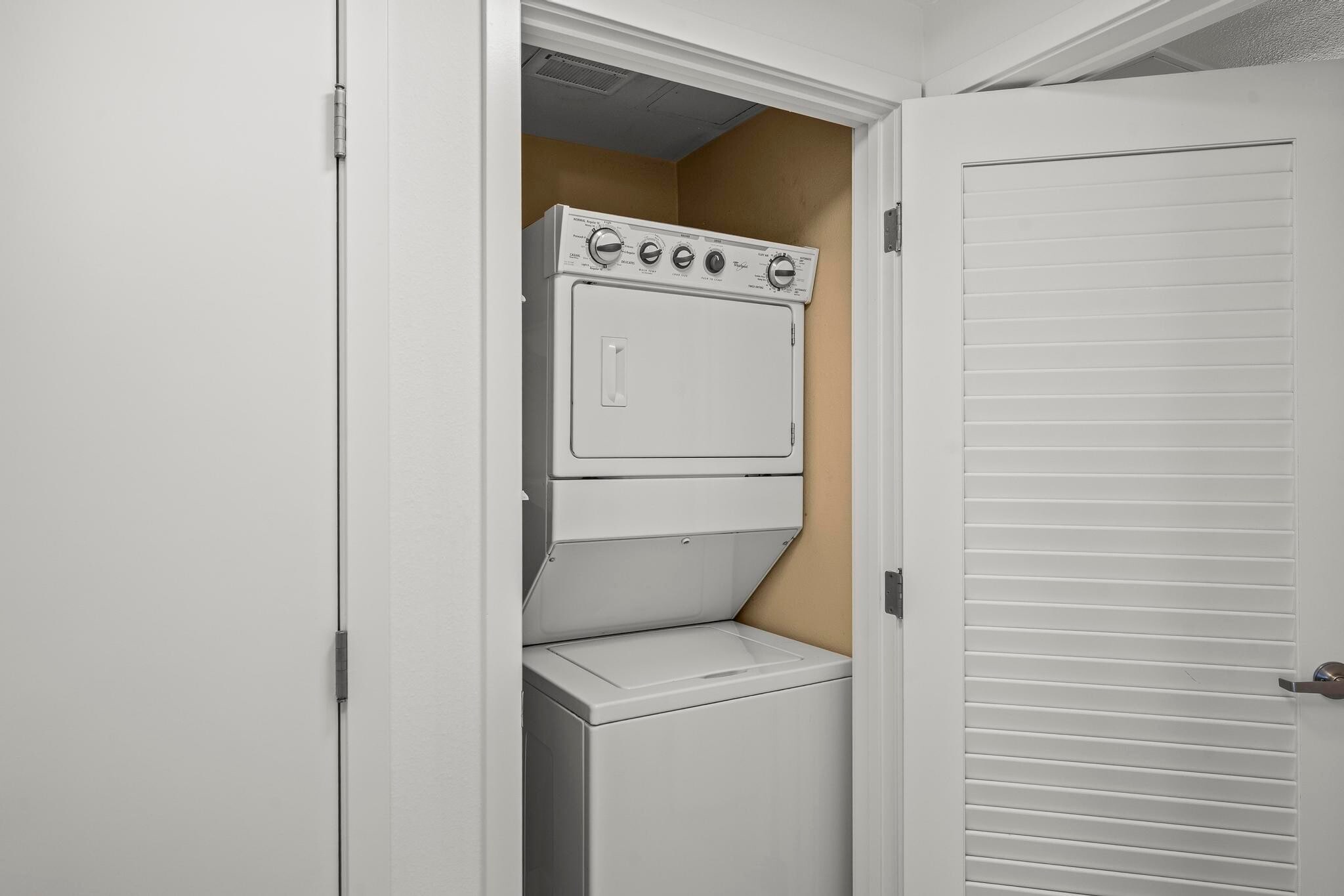 Building Photo - 3650 5th Ave